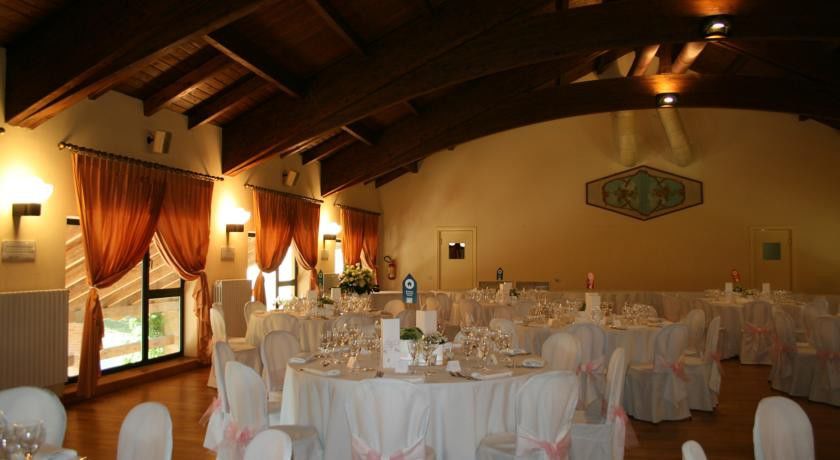 Matilde Di Canossa Golf Spa & Hotel Resort Reggio Emilia Exterior foto