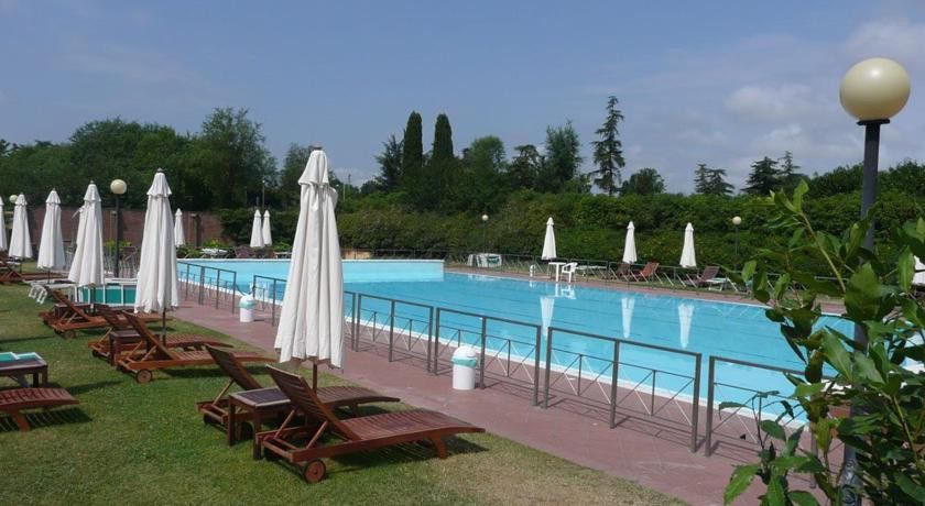 Matilde Di Canossa Golf Spa & Hotel Resort Reggio Emilia Exterior foto